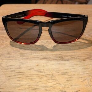 Ocean eyes sunglasses black & red medium tint lenses
